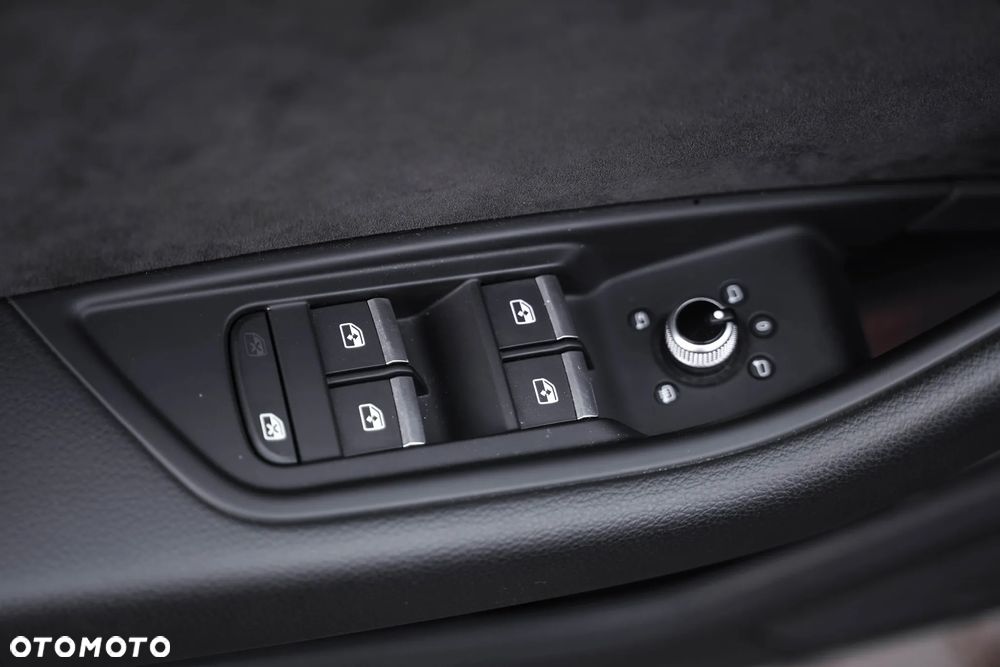 Audi A4 Avant 40 TDI quattro S tronic - 19