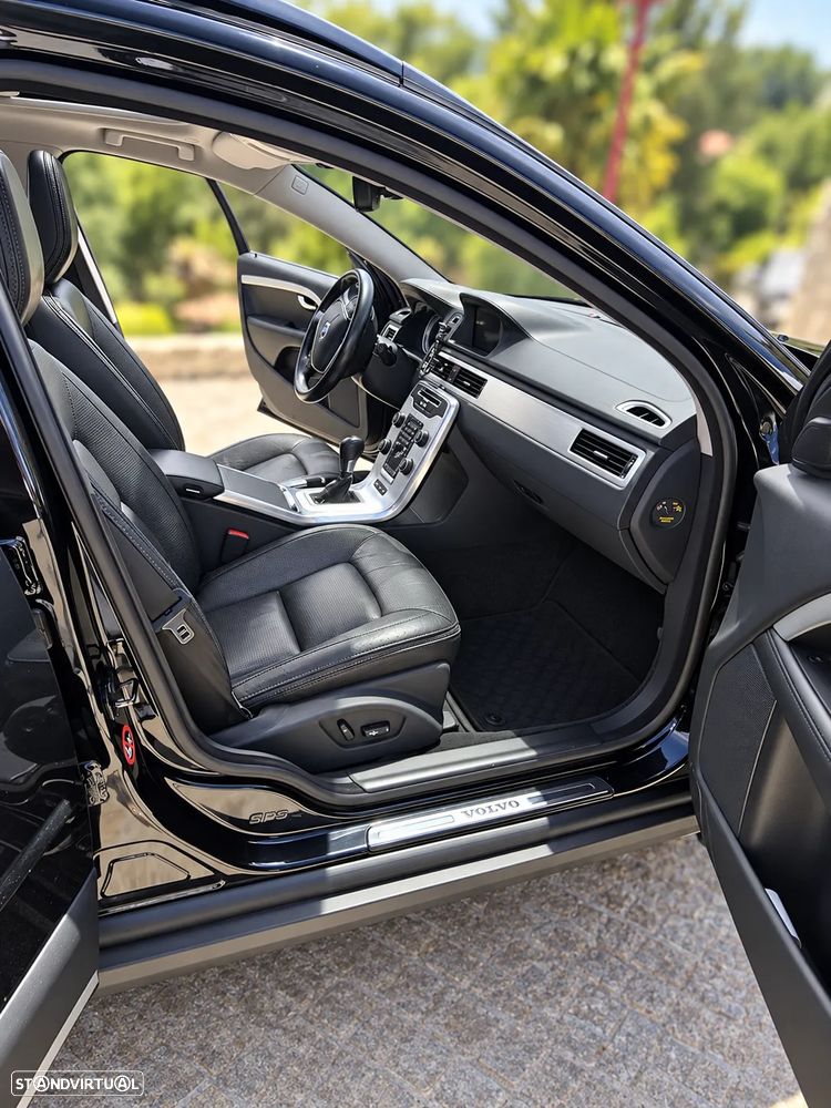Volvo XC 70 D5 AWD Black Edition - 14