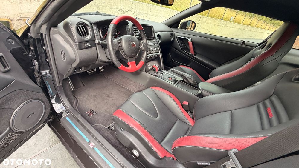 Nissan GT-R - 18