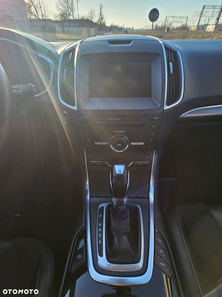 Ford S-Max 2.0 TDCi 4WD Titanium PowerShift - 15