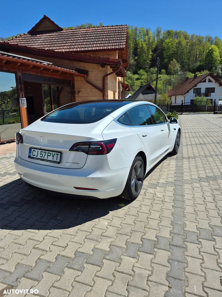 Tesla Model 3 - 5
