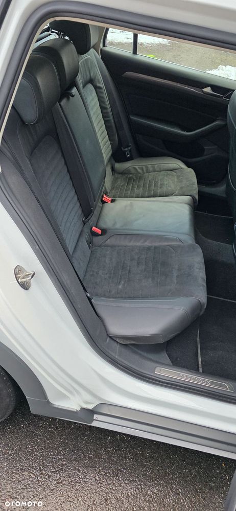 Volkswagen Passat Alltrack 2.0 TDI SCR DSG 4Motion - 15