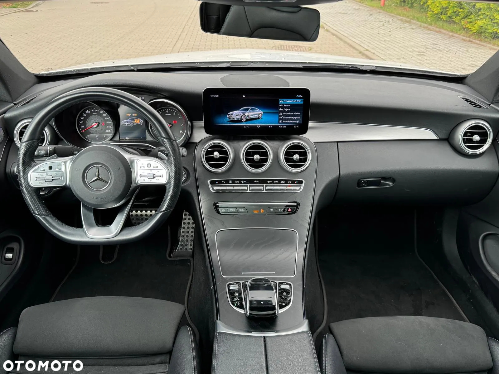 Mercedes-Benz Klasa C 300 9G-TRONIC - 21