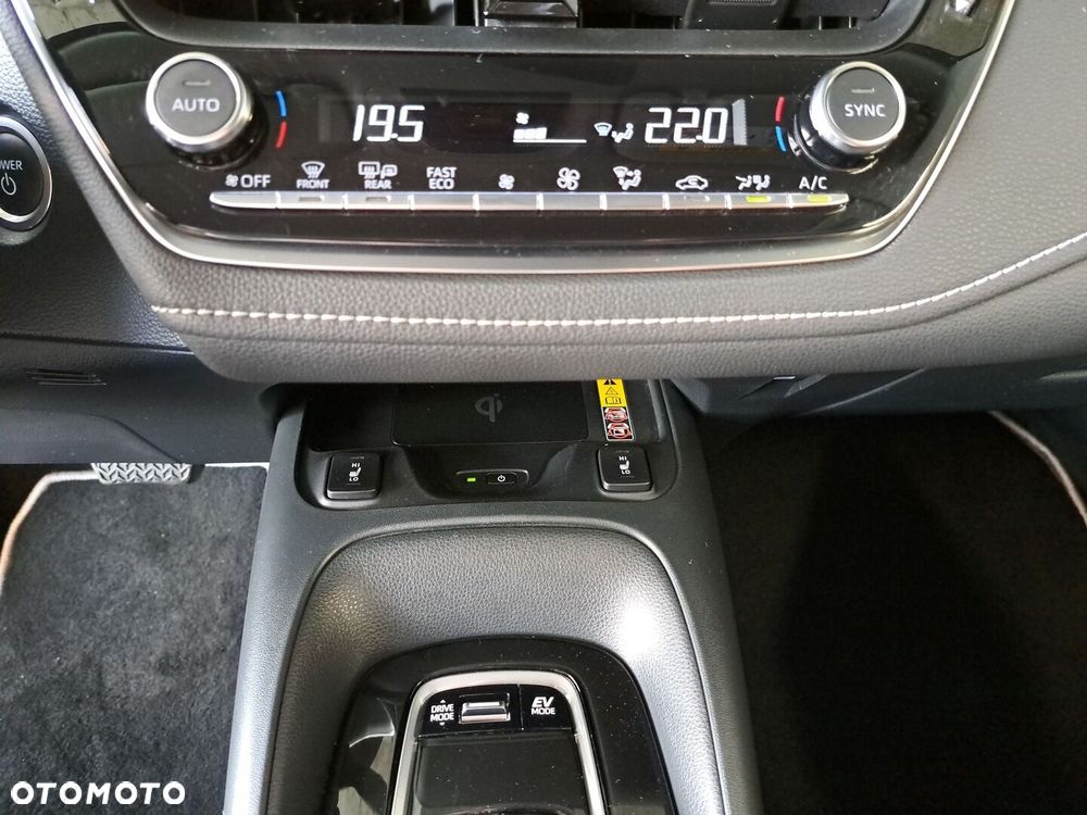 Toyota Corolla 1.8 Hybrid Comfort - 36