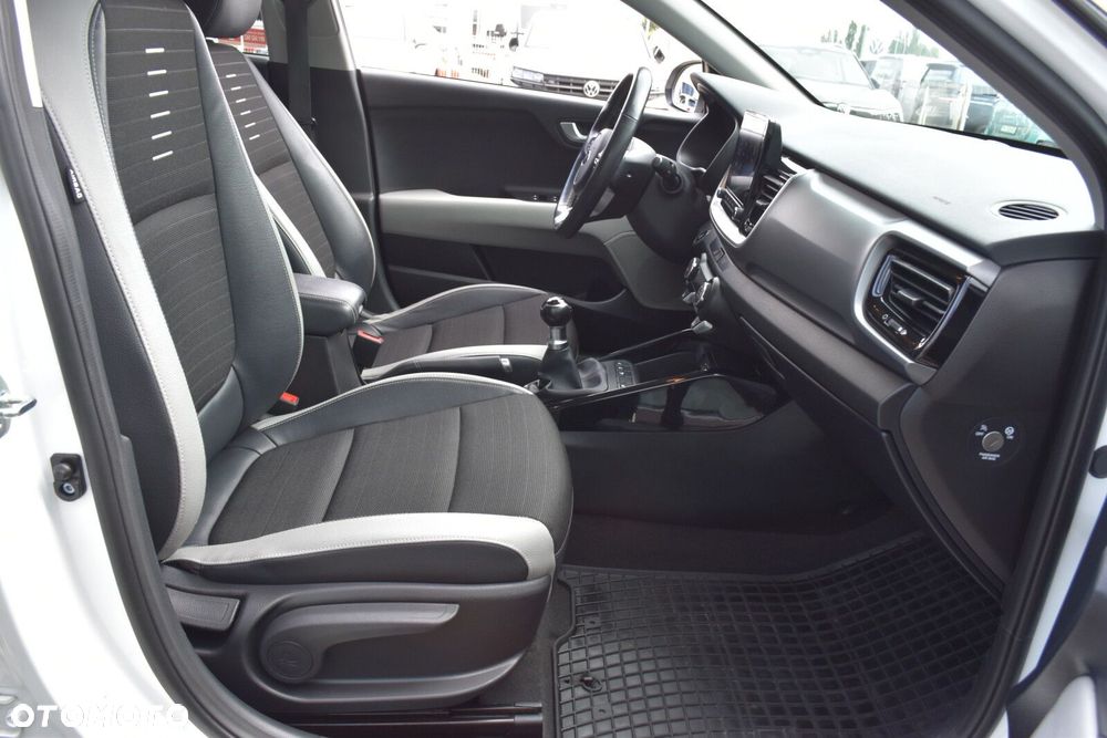 Kia Stonic 1.2 L Business Line - 34