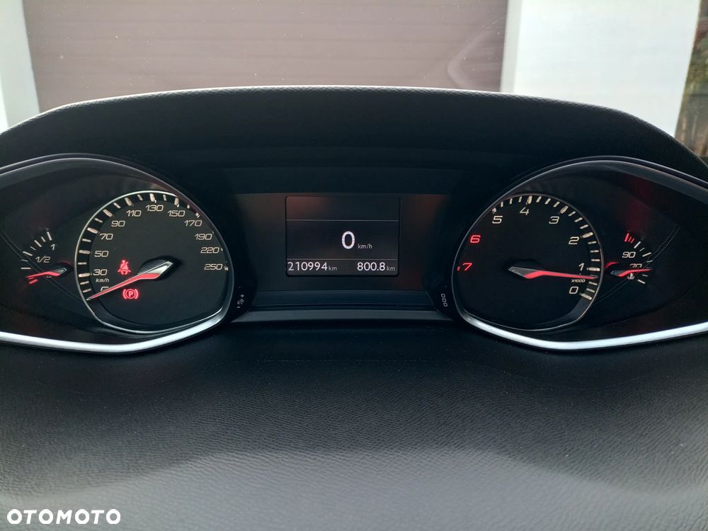 Peugeot 308 1.6 THP Allure - 25