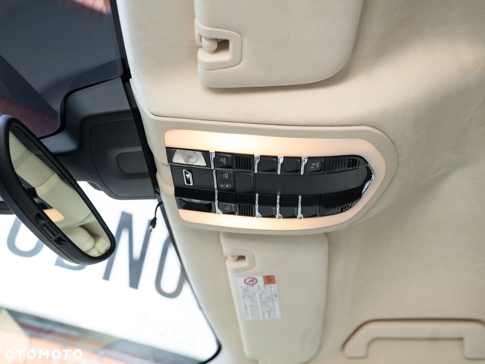 Porsche Panamera GTS PDK - 33