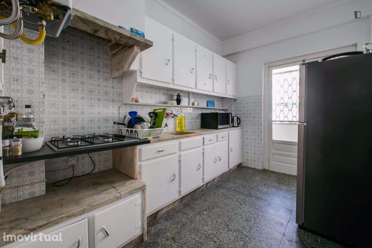 Quarto - localizado em Benfica Lisbon - Grande imagem: 2/9