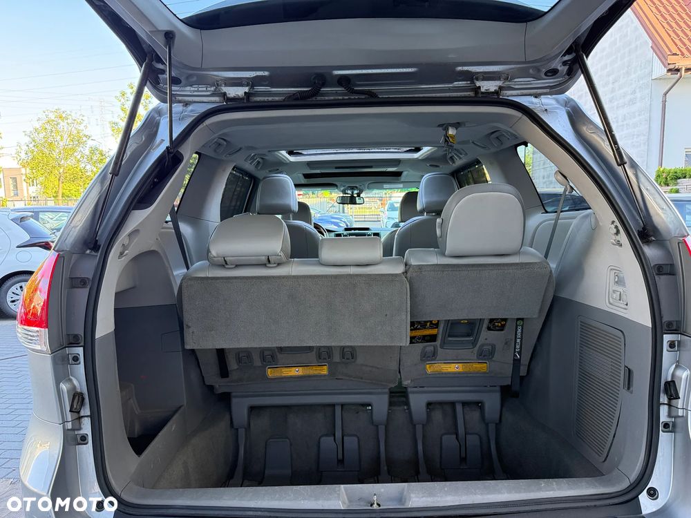 Toyota Sienna 3.5 LE AWD - 15