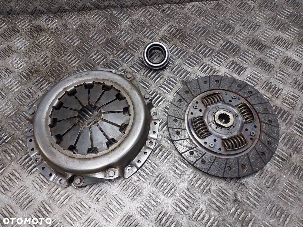 SPRZĘGŁO TARCZA + DOCISK + ŁOŻYSKO OPOROWE KIA CEED I 1.4 16V - 1