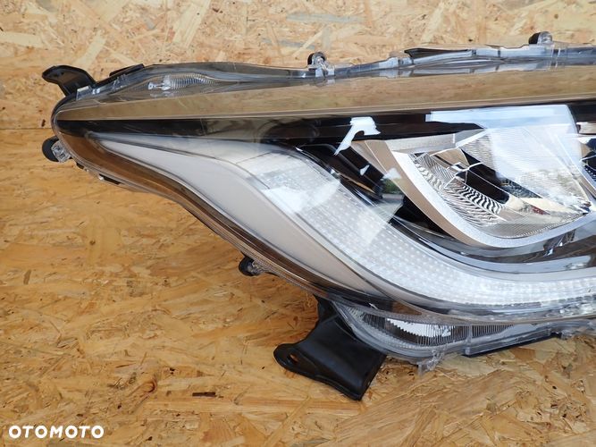 TOYOTA YARIS IV FULL LED 20- reflektor prawy lampa prawa - 3