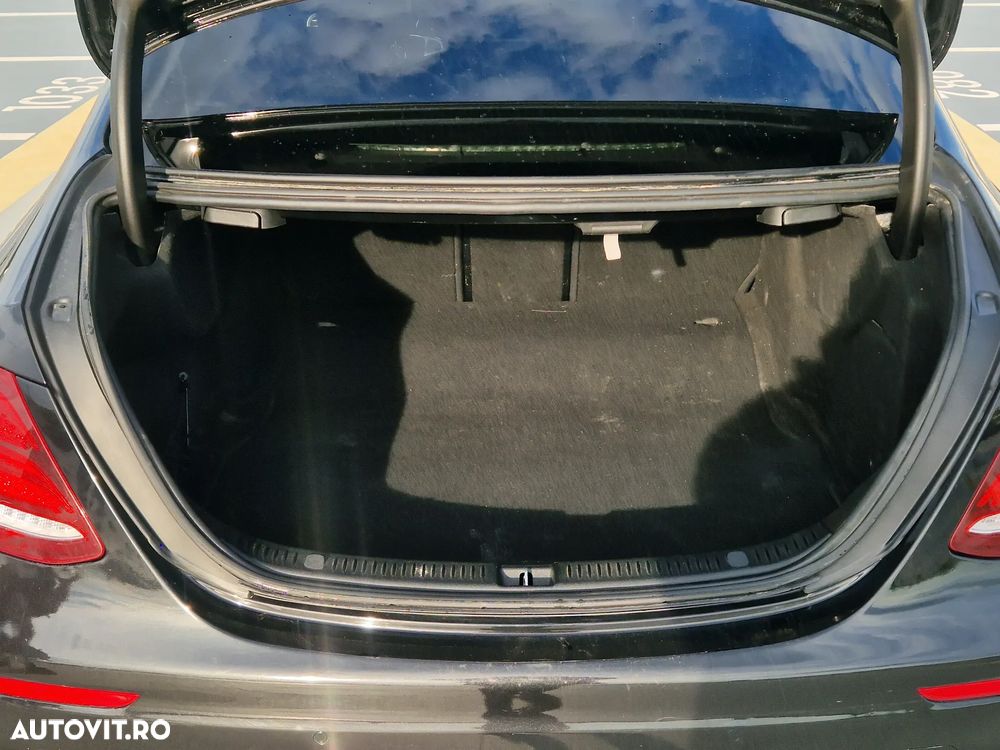 Mercedes-Benz E 220 d Aut. - 9