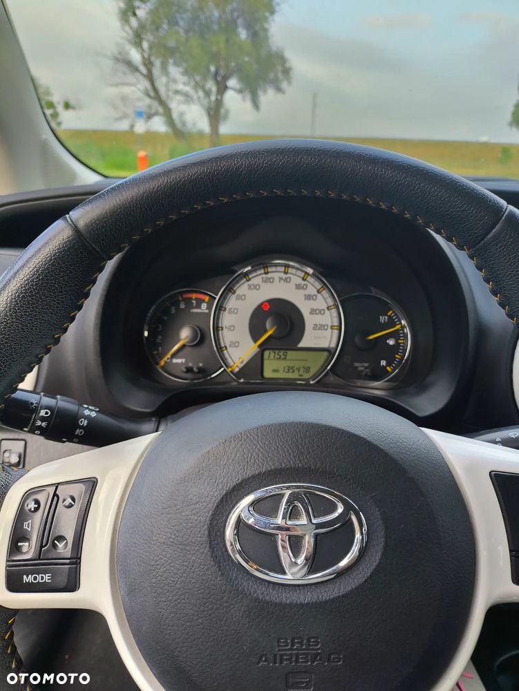 Toyota Yaris 1.33 Prestige - 6