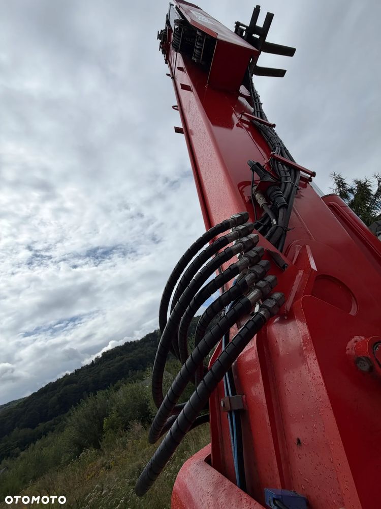 Manitou MRT2150+PRIVILEGE Ładowarka teleskopowa 4x4 ROTO 21metrów. 5 ton udźwig. Bez AdBLUE bez DPF. Maszyna jak Nowa z Norwegii 5300 mtg. 2015 rok. Obrót pełny. Zero luzów wycieków. Zadbana maszyna z Fermy Norweskiej. Silnik 160 Km. AUTEC zdalne sterowanie. Ani deka luzów czy wycieków. Opony jak Nowe. Pełny Oryginał. Niski przebieg. Stabilizatory. Zamki na tłokach. OKAZJA. Jest to model przystosowany do pracy z koszem. - 22