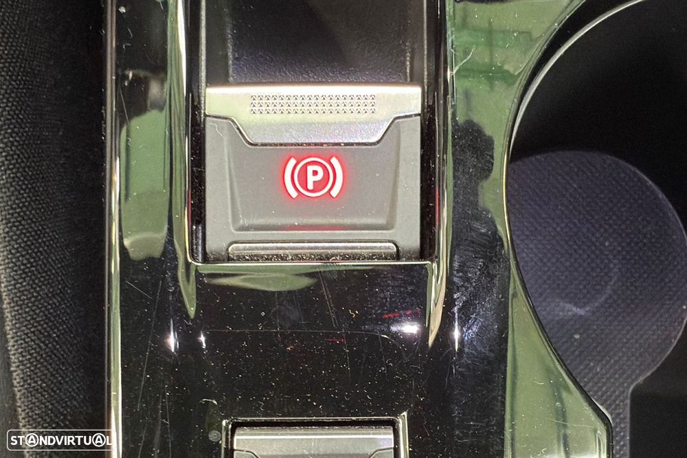 Peugeot 2008 1.2 PureTech Allure - 8