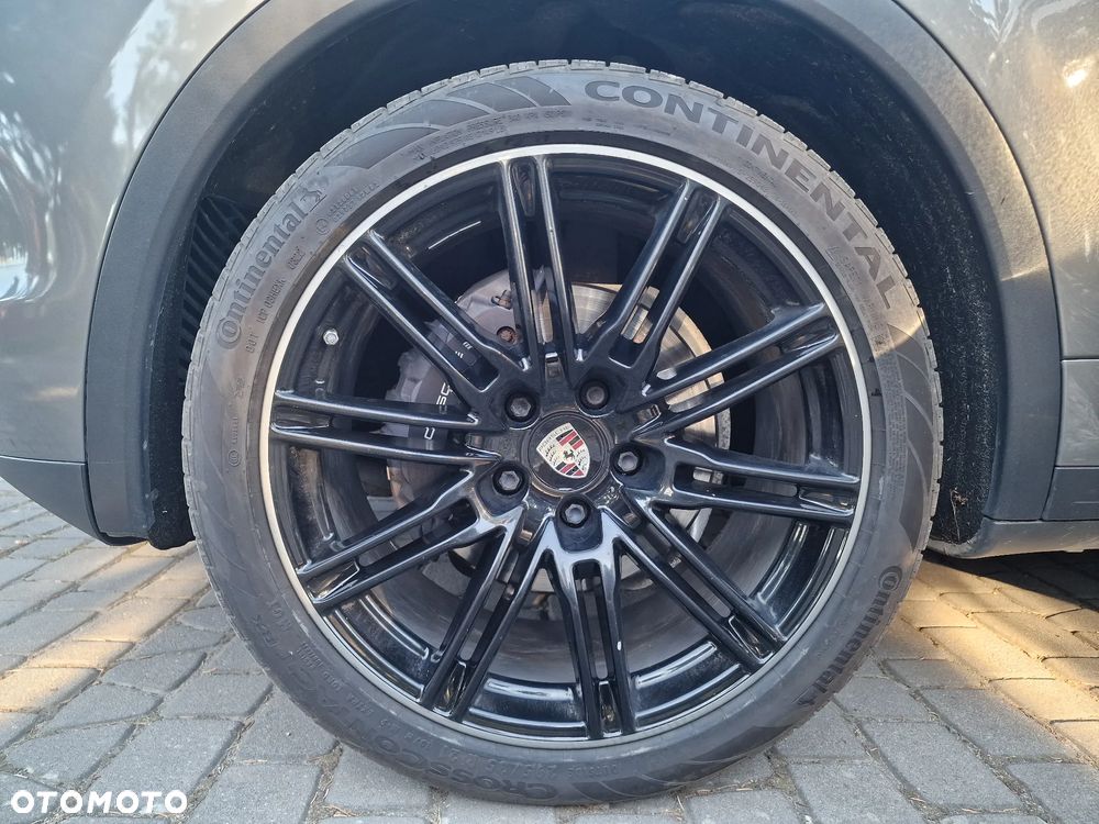 Porsche Cayenne - 17