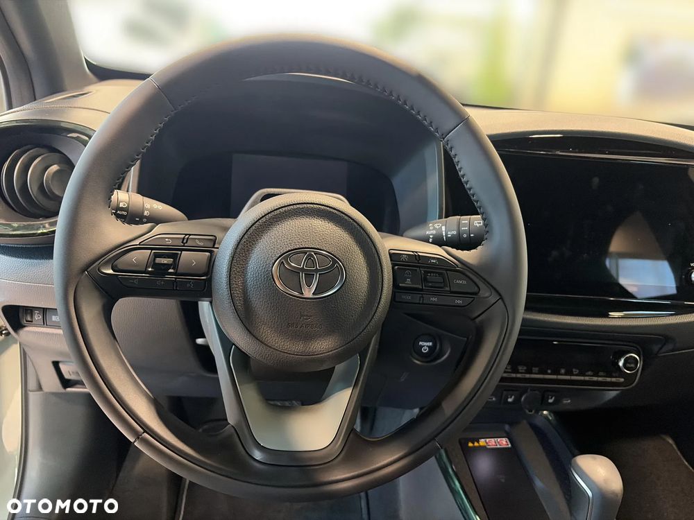 Toyota Aygo X Hybrid 1.5 Style e-CVT - 16