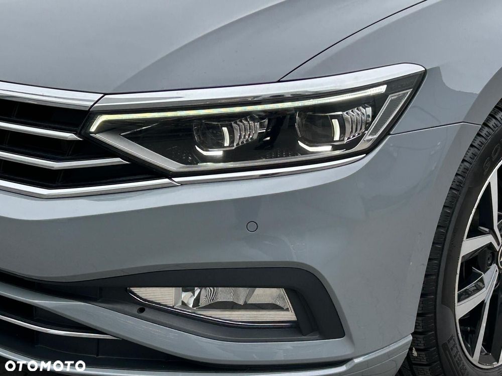 Volkswagen Passat - 36
