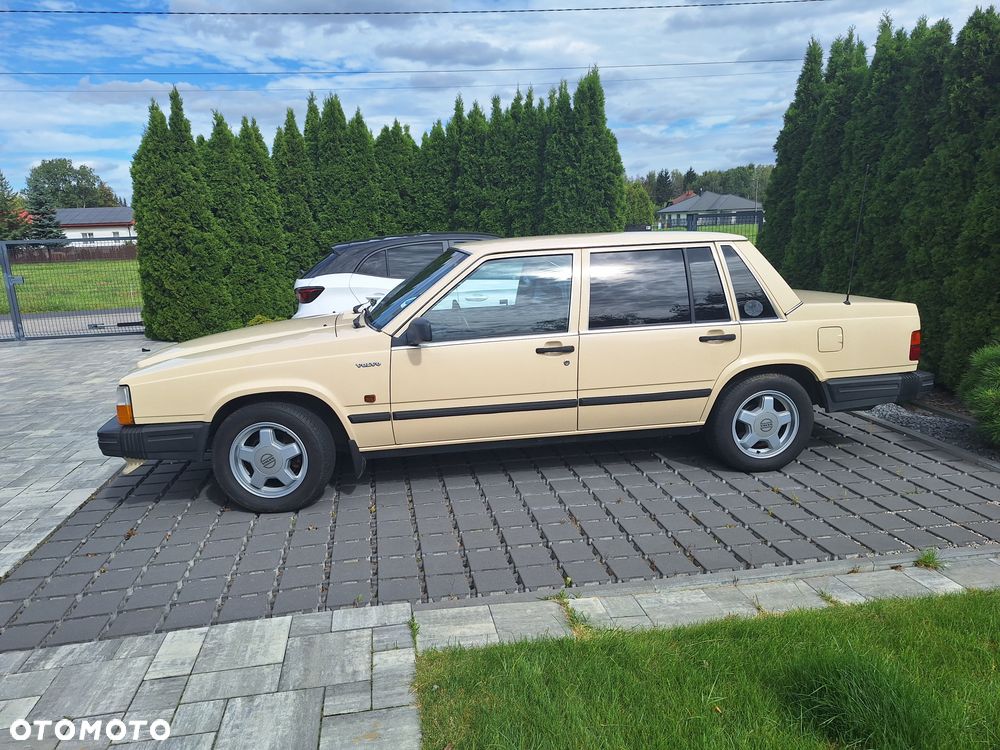 Volvo Seria 700 - 23
