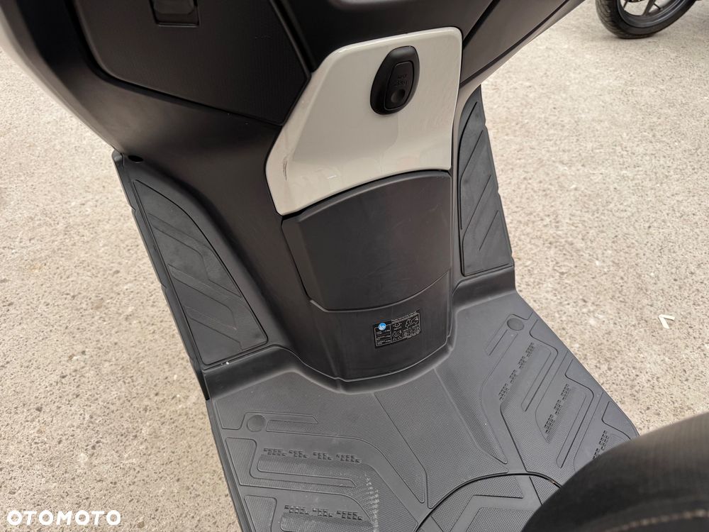 Kymco X-Town - 29