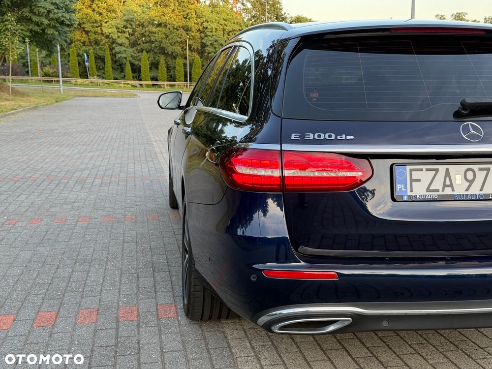Mercedes-Benz Klasa E 300 9G-TRONIC Night Edition - 15