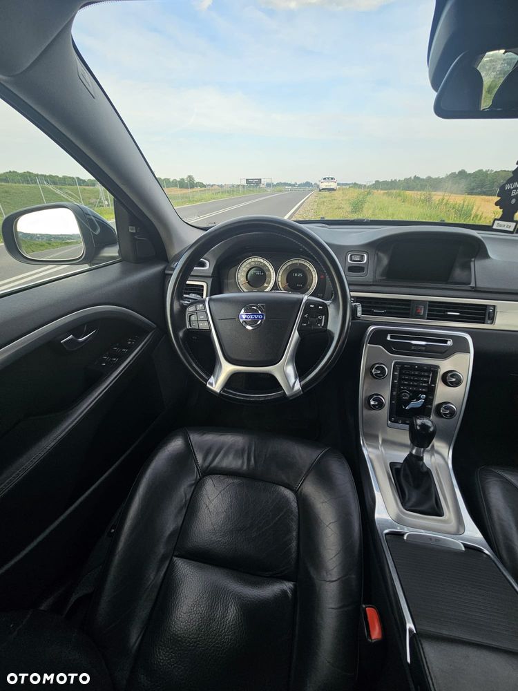 Volvo V70 D2 Summum - 8