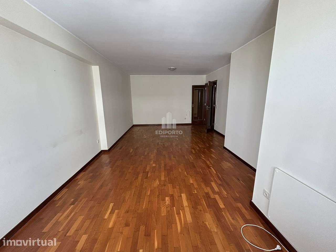 Apartamento T2 no Edifício Centro d ´Ouro em Vila Nova de Gaia - Grande imagem: 4/40