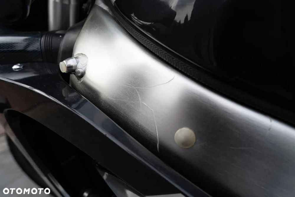 Suzuki GSX-R - 11
