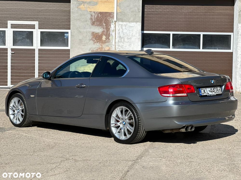 BMW Seria 3 330xi - 16