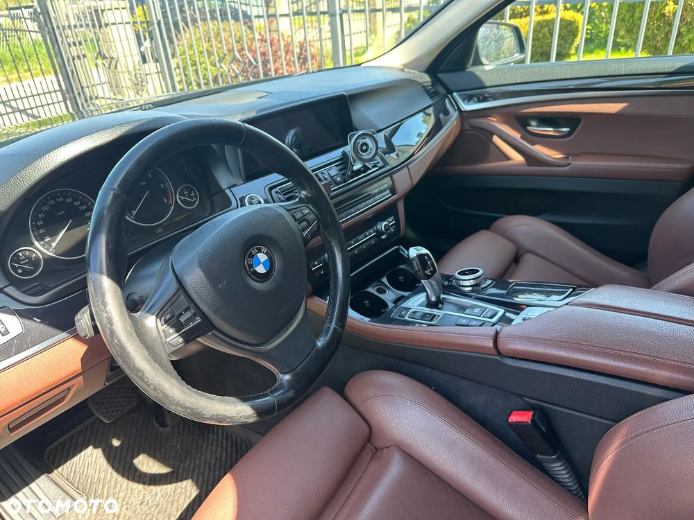 BMW Seria 5 520d Touring - 11
