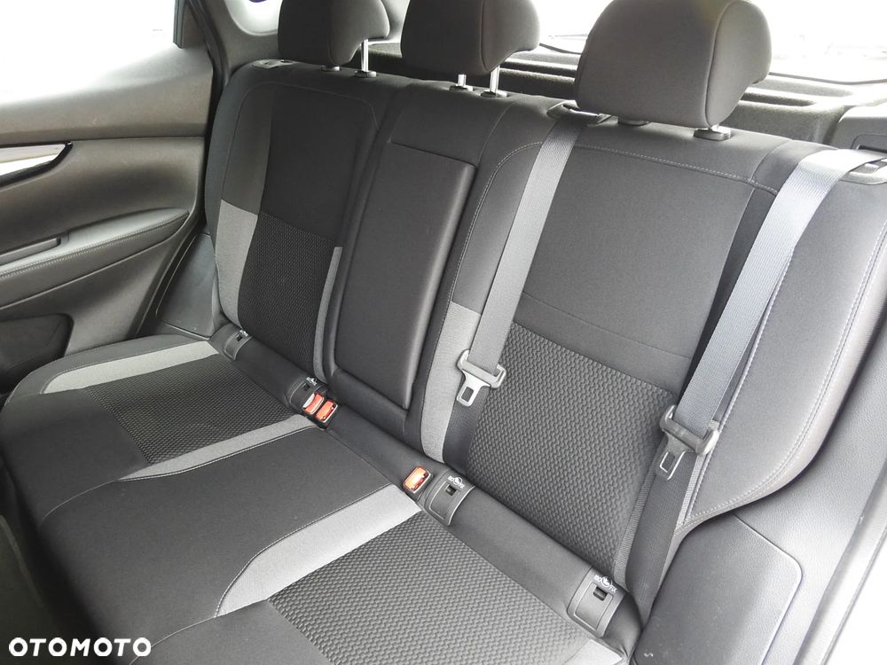 Nissan Qashqai 1.5 dCi DCT N-TEC - 9