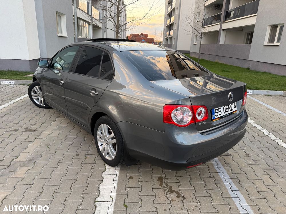 Volkswagen Jetta ver-1-6-dsg-comfortline - 3