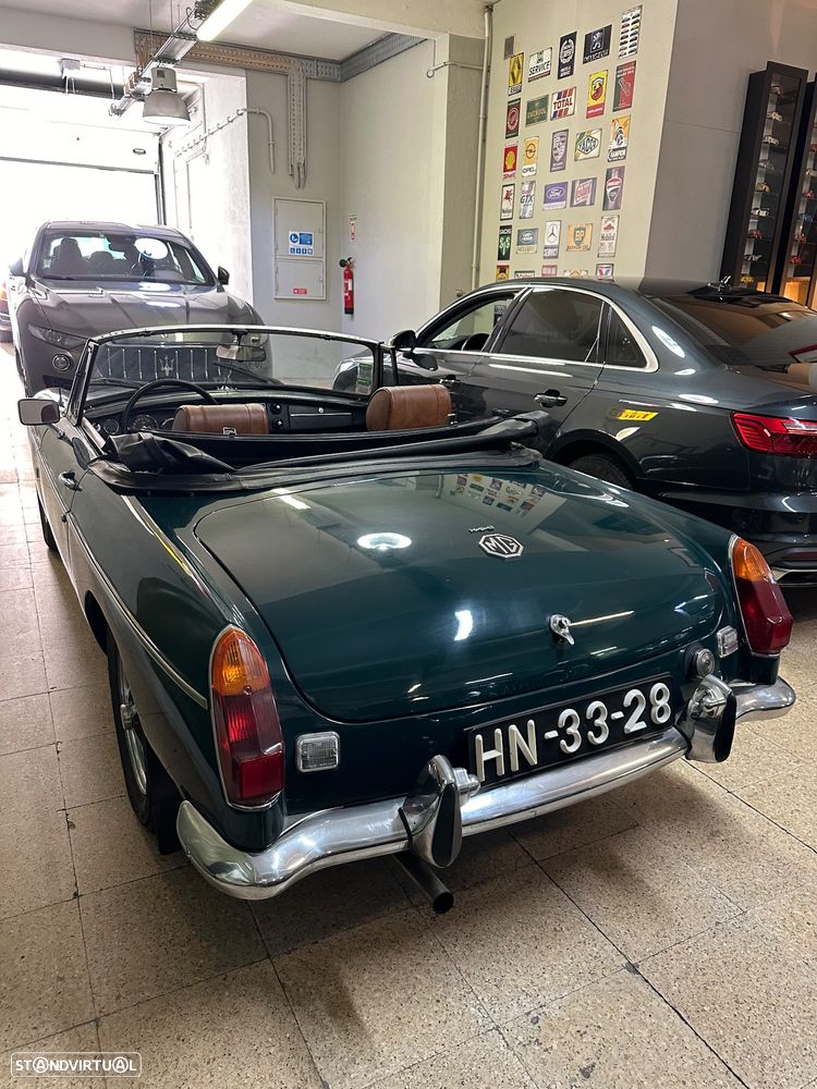 MG MGB - 17