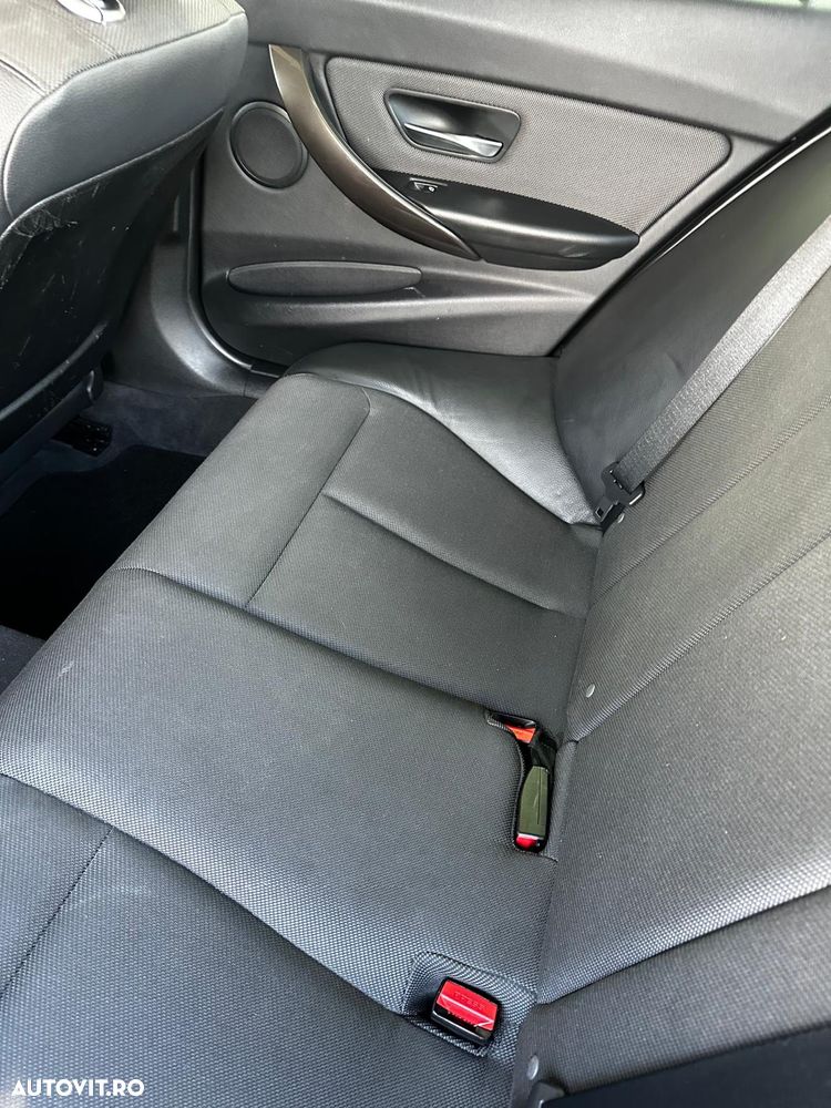 BMW Seria 3 320d Aut. Modern Line - 19