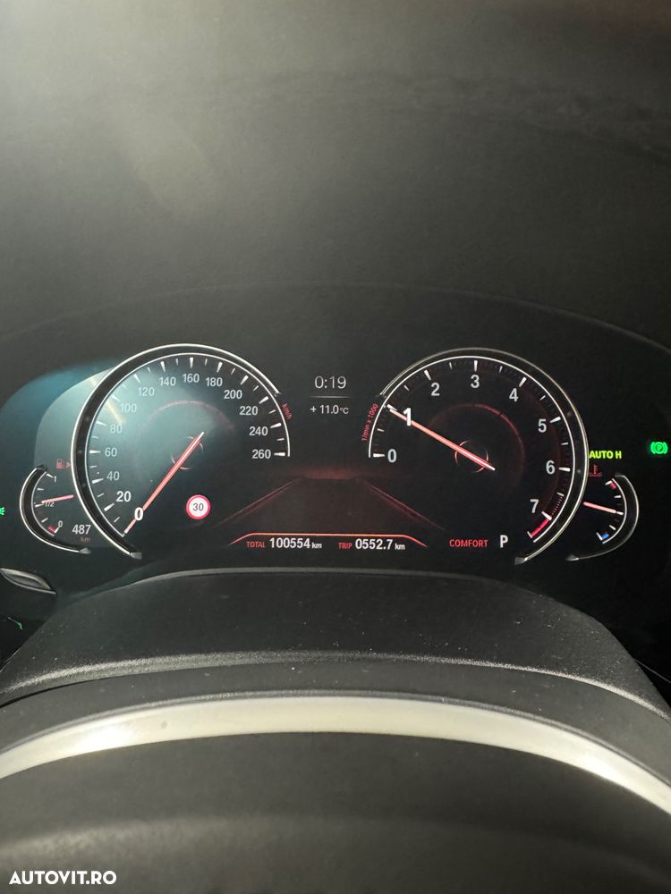 BMW Seria 5 520i Aut. M Sport Edition - 11