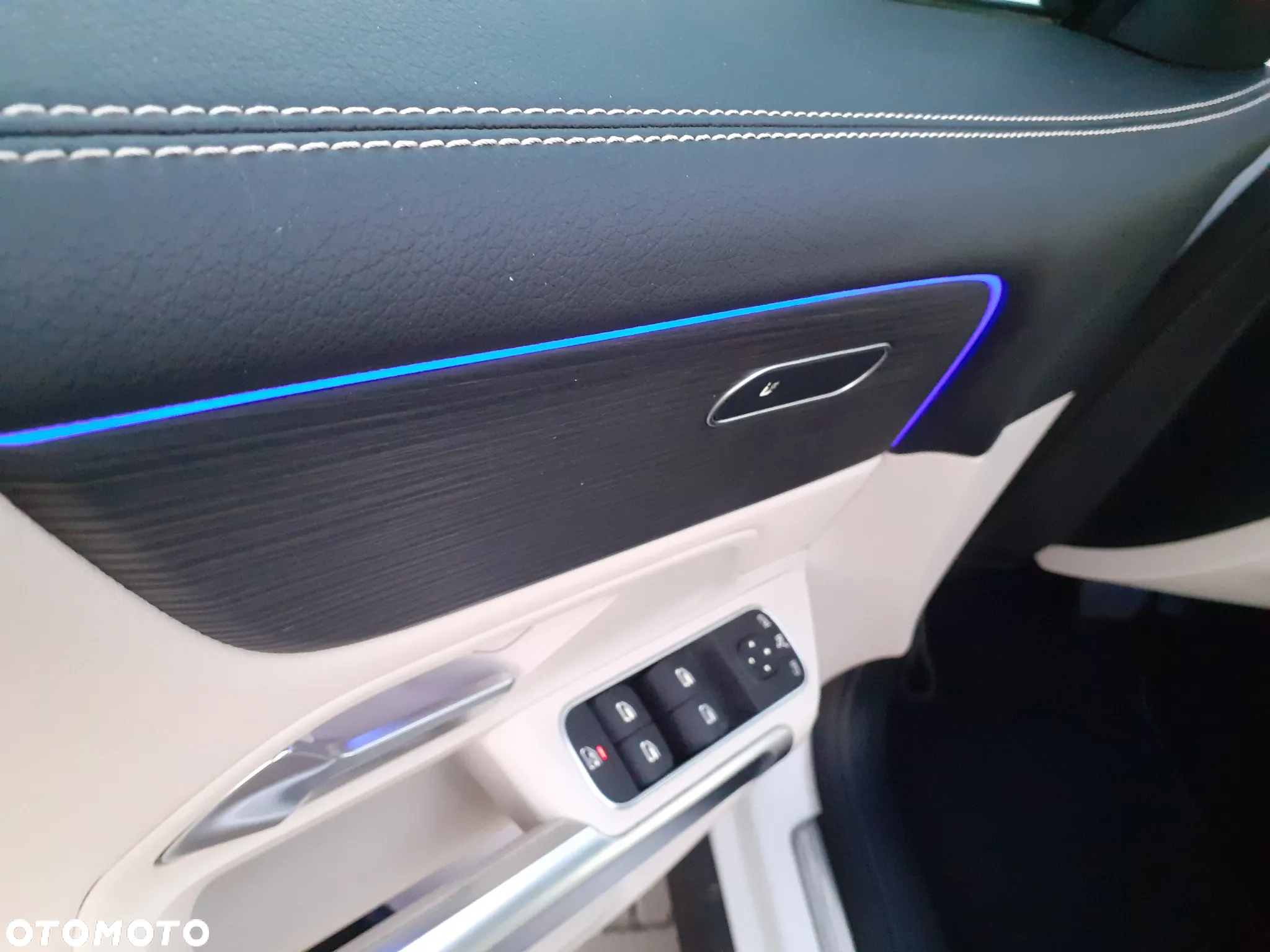Mercedes-Benz GLB 200 Progressive 7G-DCT - 29