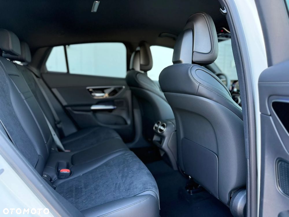 Mercedes-Benz GLC - 30