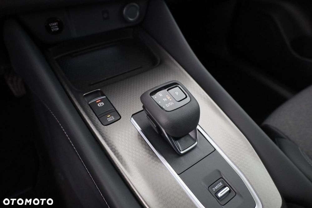 Nissan Qashqai 1.3 DIG-T MHEV N-Connecta Xtronic - 17