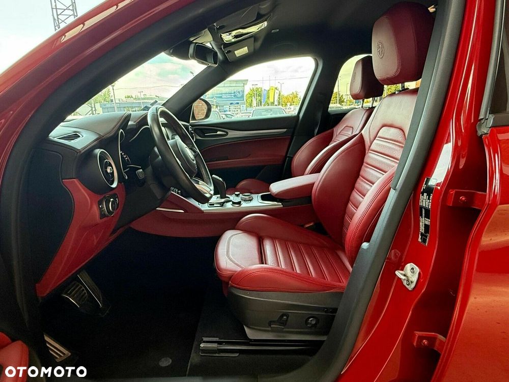 Alfa Romeo Stelvio 2.0 Turbo Veloce Q4 - 11
