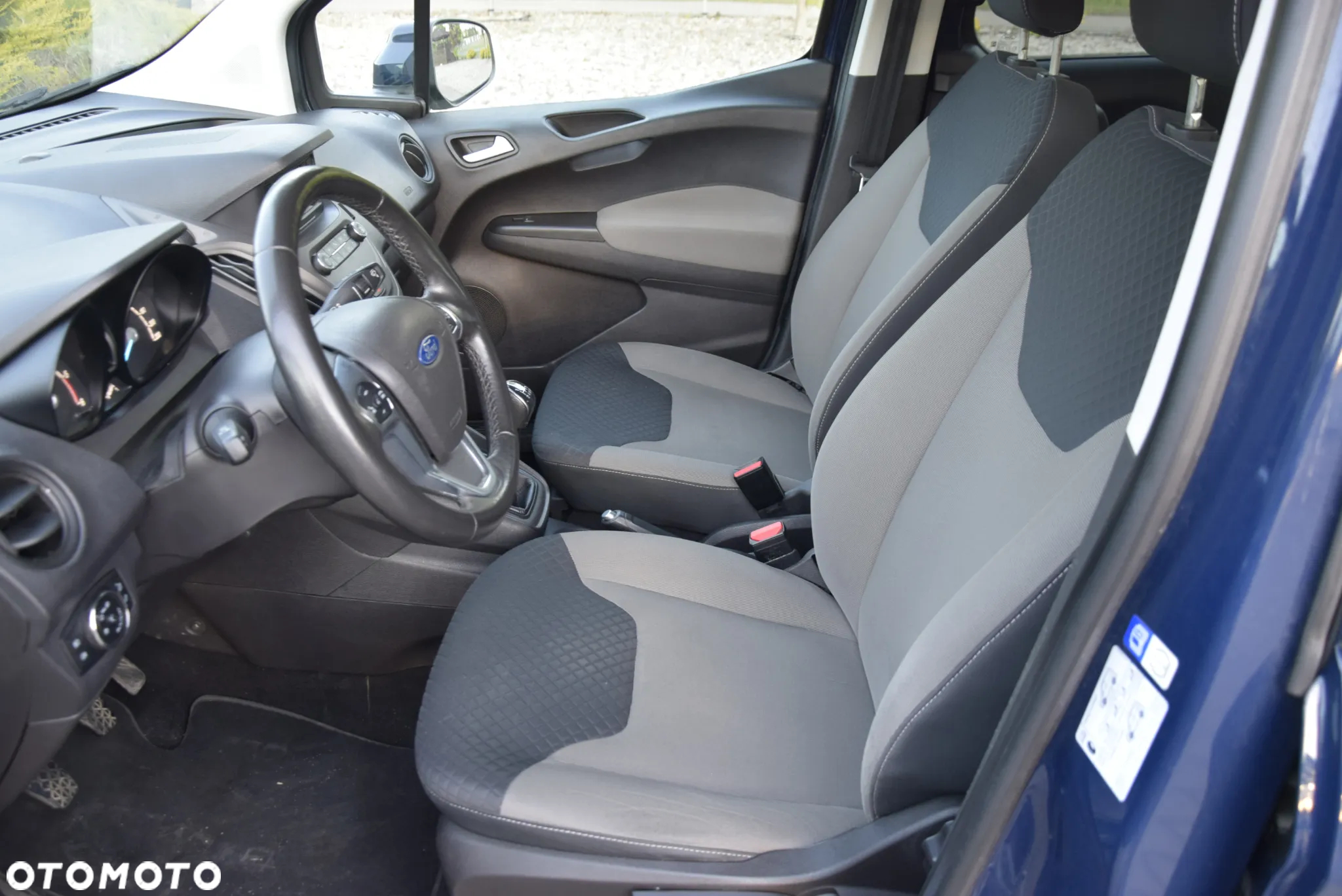 Ford Tourneo Courier 1.5 TDCi Trend - 19