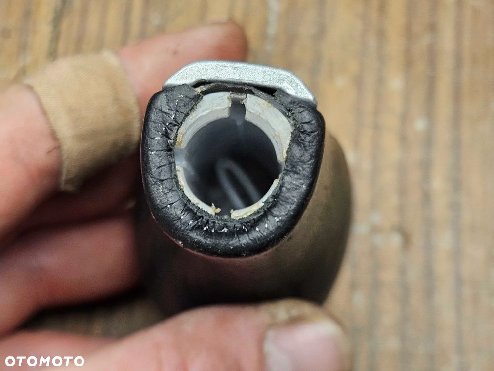 Gałka Mieszek Czarna Skóra Lewarek Zmiany 6 Biegów Manual BMW 3 E90 E91 E92 LCI Lift - 37