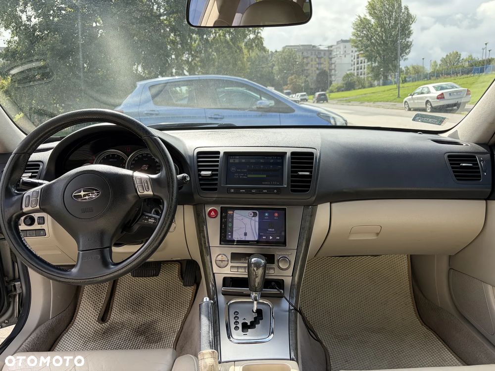 Subaru Outback 3.0 H6 - 13
