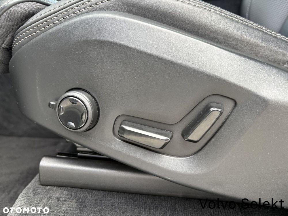 Volvo XC 90 - 12