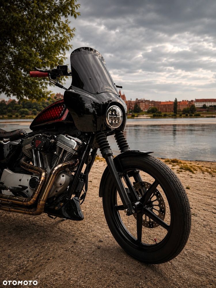 Harley-Davidson Sportster Custom 883C - 24