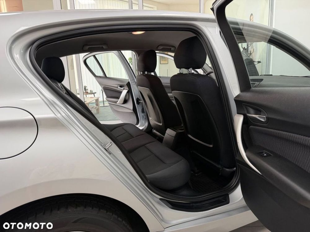 BMW Seria 1 114i - 22