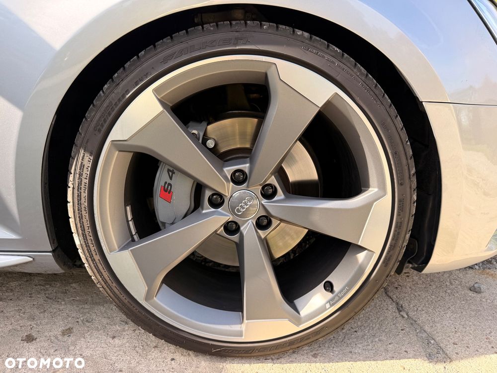 Audi A4 Avant 2.0 TDI - 19