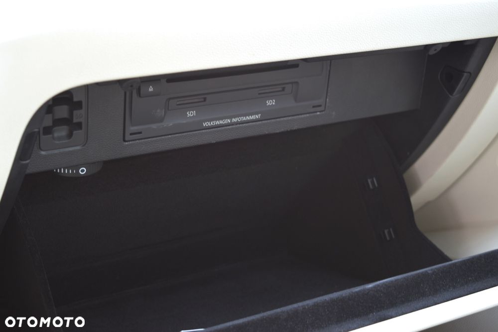 Volkswagen Passat 2.0 TDI (BlueMotion Technology) Highline - 13