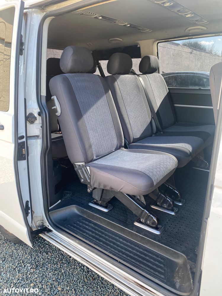 Volkswagen Caravelle - 11