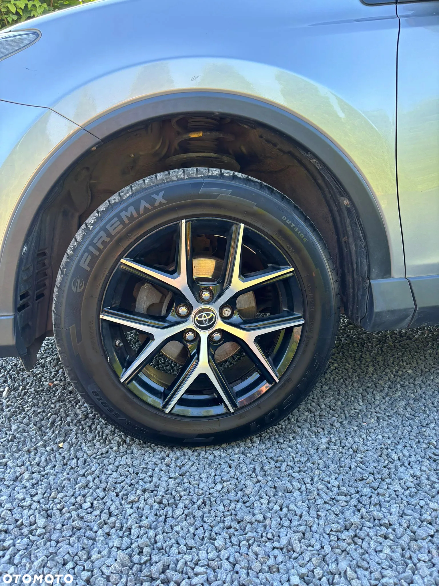 Toyota RAV4 - 6