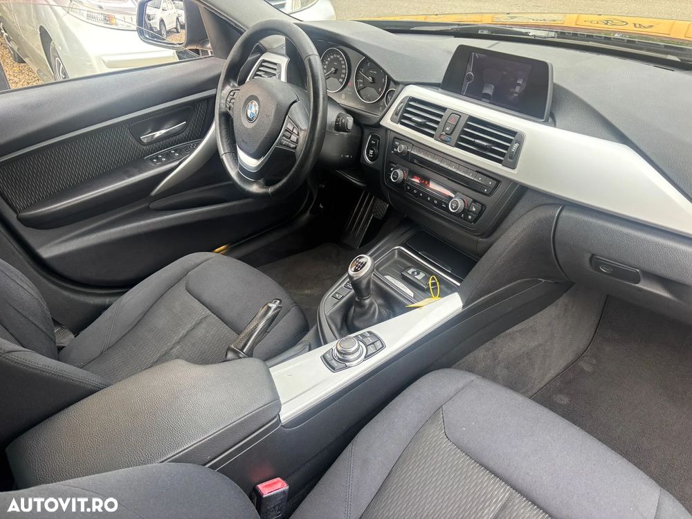 BMW Seria 3 320d Sport Line - 11